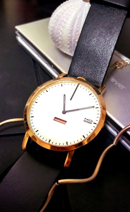 「No monday様(@Nomonday_jp )より素敵な腕時計を頂きました!」|おつじ👠いびこな④巻2/25発売！のイラスト