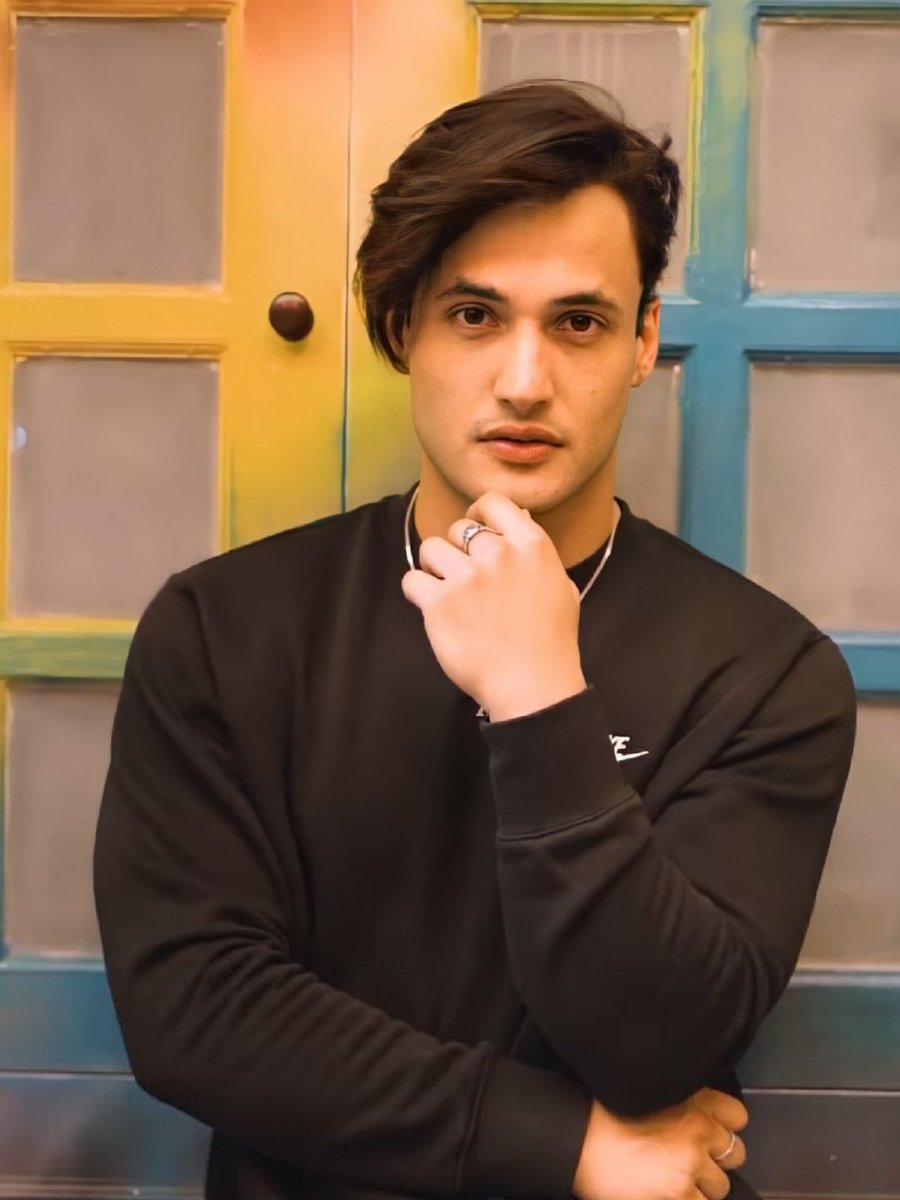 HourlyAsimRiaz's tweet photo. I wanna ruin our friendship, we should be lovers instead <33

@imrealasim | Asim Riaz | #AsimRiaz | #AsimSquad | #ASquad | #HourlyAsimRiaz https://t.co/dK5PqNwmBW