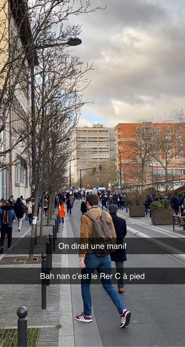 RoobiinB's tweet photo. Ptite balade à Ivry avec les copains du RER C https://t.co/3FzBxtiXmd
