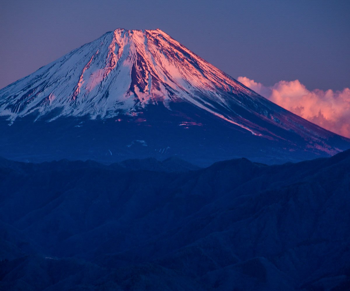 夕富士 1/31 スッキリ抜けて紅富士に。 南アルプス市で撮影。