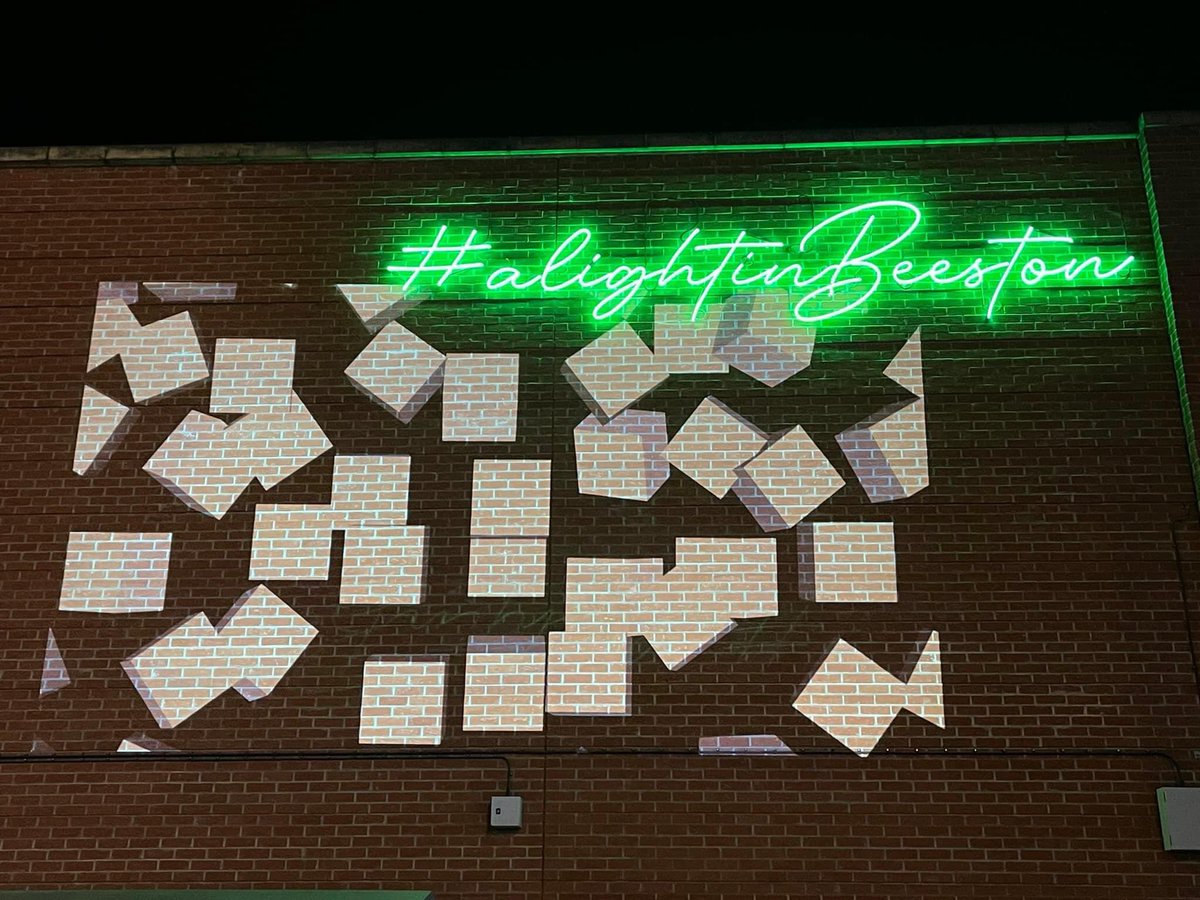 jeaniebarton's tweet photo. Could not be more proud of what we all achieved ! I’ll be hanging up my event organising shoes for a while now to recover from the stress and doing some singing !! #beestonlightnight #alightinbeeston #missioncomplete feat #UrbanProjections in this photo and so much more! 🙏💡🎨👌 https://t.co/rhujOEt5Df