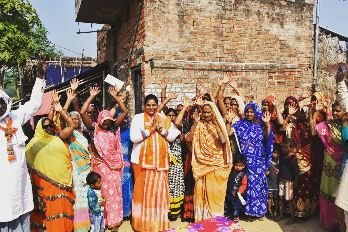 sadhanasinghbjp's tweet photo. आज अपने विधानसभा क्षेत्र के चंदौली पश्चिमी मंडल के चुलमुली गाँव मे जनसम्पर्क किया । 

#mlapddun 
@myogiadityanath  @kpmaurya1  @swatantrabjp  @RadhamohanBJP  @dpradhanbjp  @sunilbansalbjp  @BJP4UP  @OmMathur_bjp  @shivprakashbjp  @DrMNPandeyMP  @MaheshchandBJP  @sunilozabjp https://t.co/wTHUwTHwIr