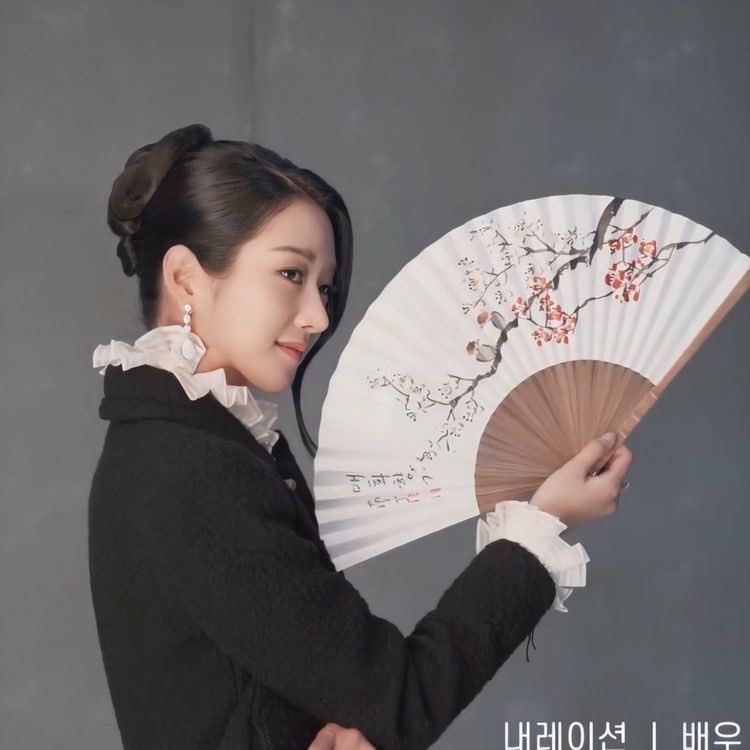 april272022's tweet photo. Never fails to take my breath away.

Thus i need this fan or probably an oxygen tank when i see you in person 🤣

#SeoYeaji #SeoYeji #서예지 https://t.co/LfeJ0uy1nt