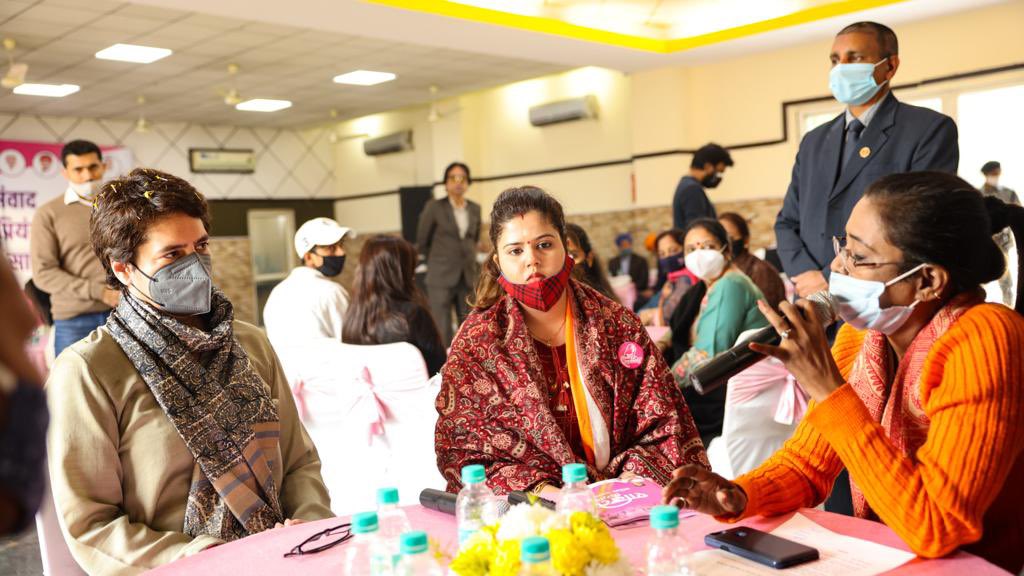 PrincuVaishya's tweet photo. आज नोएडा में कांग्रेस प्रत्याशी श्रीमती @pankhuripathak जी के समर्थन में कांग्रेस महासचिव श्रीमती @priyankagandhi जी ने महिलाओं से संवाद किया। #कांग्रेस_आपके_द्वार

@INCUttarPradesh @KaunSandeep https://t.co/N7aeqjVa3q
