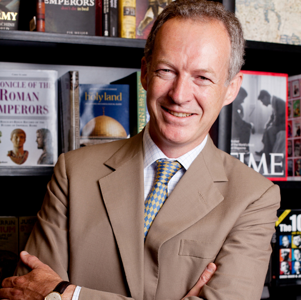 thebookseller's tweet photo. BookTok sees more young people embrace reading than ever before, translating into shops “full of teenagers and young adults” in a trend not seen since the heyday of J K Rowling and Harry Potter, says Waterstones MD and Barnes &amp; Noble CEO James Daunt: https://t.co/vnLlJQmkh2 (£) https://t.co/FJdmHIDf1z