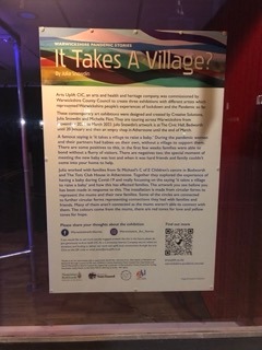 Artsuplift's tweet photo. **LAST CHANCE TO SEE** @JuliaSnowdin fantastic lighting installation @BedworthCivic before it's relocated next week.
'It Takes A Village' explores new mums #lockdownexperiences and what happens when their support network is removed. Don't miss this beautiful free #artexhibition https://t.co/AcUWvuJmuR