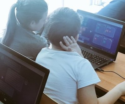 24 января ученики 4 класса снова приняли участие в "Уроке Цифры", тема которого в этот раз была: "Исследование кибератак". Ребята с интересом ответили на вопросы о вирусах, угрозах программному обеспечению компьютера и получили новый опыт в вопросах безопасности  сети Интернет.