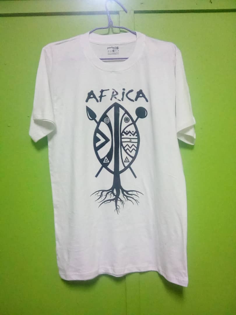 zw_roots's tweet photo. In Africa the colourful design clothing conveys a person identity and place in society. Roots proudly supports and carry this tradition with fabric that breathes fire , playful prints and bright colours 

Giving a modern yet timeless look 🇿🇼🇿🇼❤️ https://t.co/cWJFy8taVF