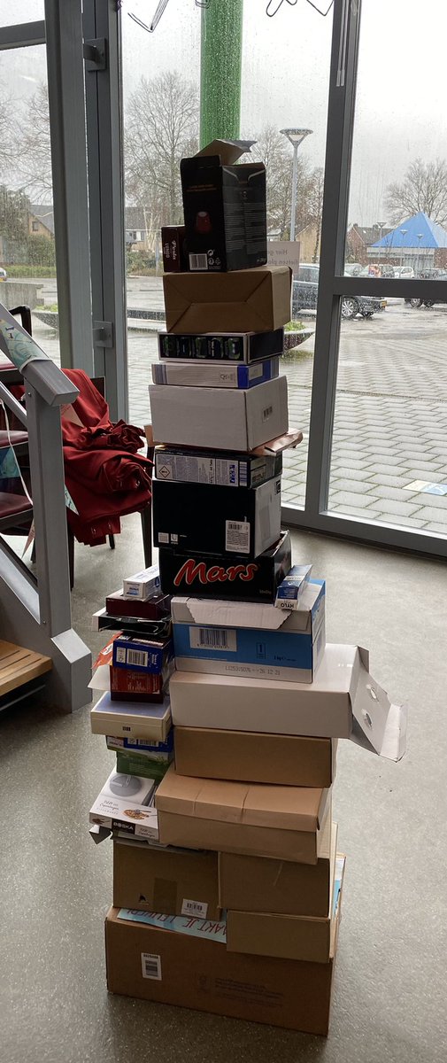annet_dijk's tweet photo. Vandaag groep 2 van Eben Haezerschool op bezoek gehad in bibliotheek Oldebroek! Wat een gezellige groep en wat kunnen zij goed bouwen! Voorlezen uit ‘Het Eiland van Olifant’, kleuren en boekjes uitzoeken! Een geslaagd bezoek! @BiebNoordVeluwe #nationalevoorleesdagen https://t.co/4XpNuAue2B
