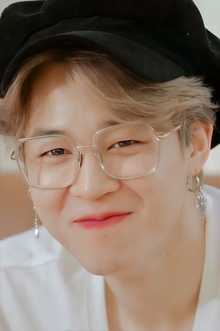 Min_Faria333's tweet photo. Ya Allah 🥺 
Army let's pray for Jimin 🥺💜 please get will soon please oppa 🥺💜 we love you so much 🥺💜✨ 
@BTS_twt @yoongismyhusdan @bts_bighit 
#ParkJimin #BTS #PrayforJimin https://t.co/44bamJ4aoG