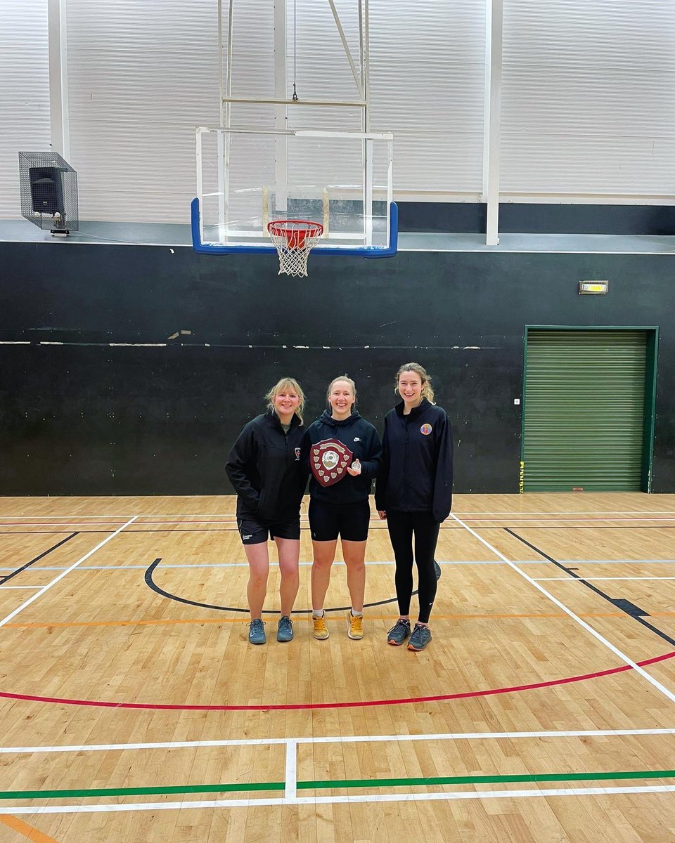 DMS_JHGSE's tweet photo. Members of JHG (SE) took part in an AMS basketball competition last week. 
The females came away victorious with a gold in the 5v5 and a bronze in the 3v3 🏆🥇🥉
A brilliant day of playing against all branches of the AMS. #armysport https://t.co/sYPwxA6KQK