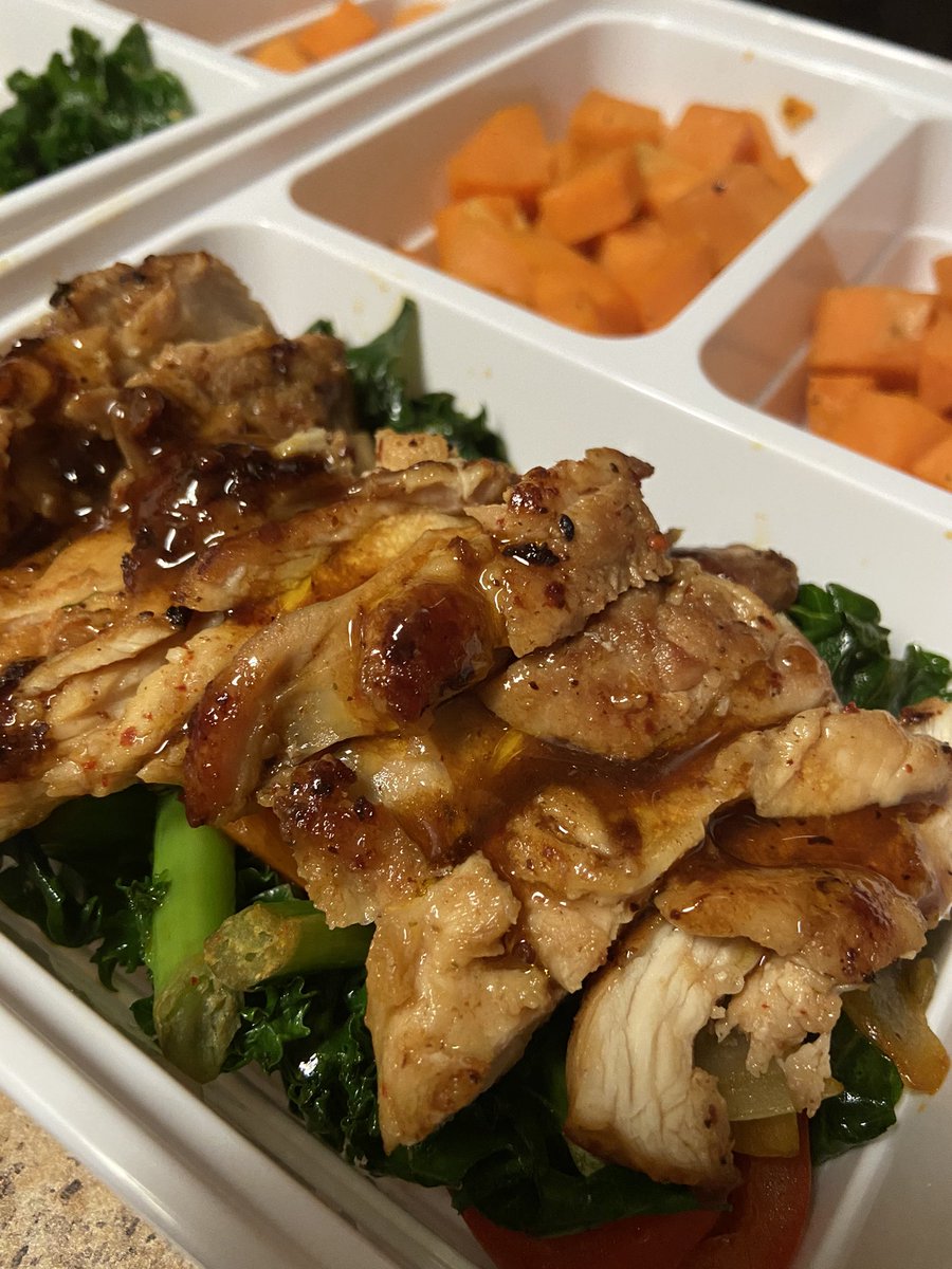 chefmaliareese's tweet photo. Please follow and share my business page on Instagram @Be.FoodLLC 🤎 

Check out some of my weekly menu items below and challenge yourself to our 21 Day Vegan challenge! 😈 https://t.co/d4VnjavoCn