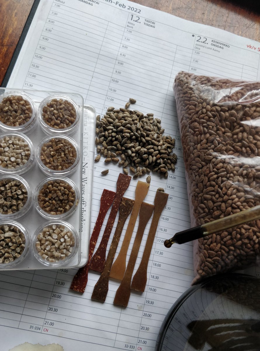 kokki_saatana's tweet photo. Harrastuksekseni plärään kannabinoideja ja keksiskelen sitä sun tätä #mihe niitä tulee lisätä.
Tos o tehtynä erilaisii muovibiokomposiitteja ja biomuovikomposiitteja.
#tulevaisuudenharrastus
#koskettaa https://t.co/JSRyoMndma