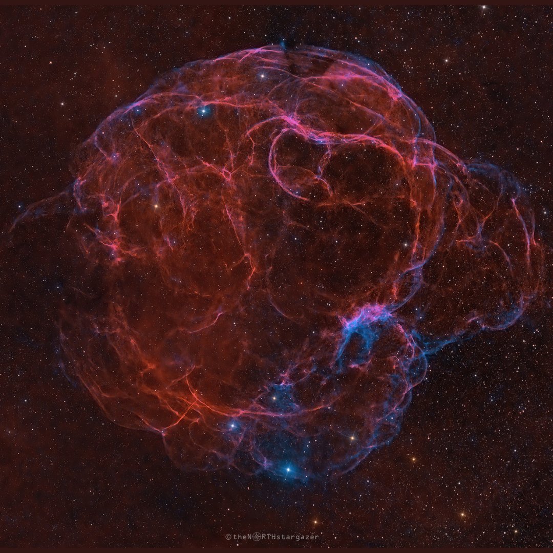 Did you know the Spaghetti Nebula lies 3,000 light years away and is viable along the Auriga/Taurus border? 

This photograph was taken by Adriano Almeida
📸: @north.stargazer 

#astronomy #universe #astrophotography #science #cosmos #moon #stars #galaxy #nightsky #photography