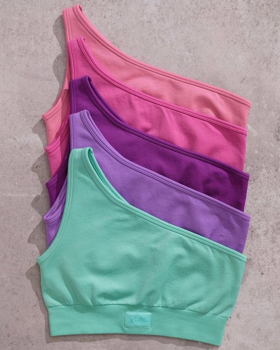 Win the full unreleased Passion collection by liking this tweet and commenting your favourite colour.