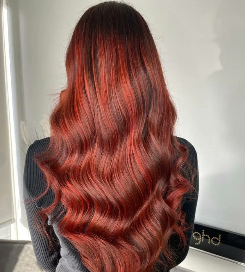thbcIreland's tweet image. Wella educator @hayley_wella created this stunning rust toned red with the new #kolestonperfect shade 77/44
Shop Wella and Koleston on our website or in store!