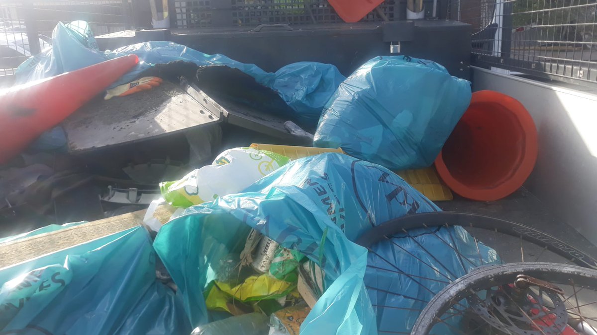 adurandworthing's tweet image. Last week Council's staff spent eight hours clearing rubbish from the hard shoulder &amp;amp; central reservation of the A27 west of the Southwick tunnel. They filled 90 bags of rubbish from the one mile stretch. Rubbish found included fast food packaging, bike wheels and traffic cones.