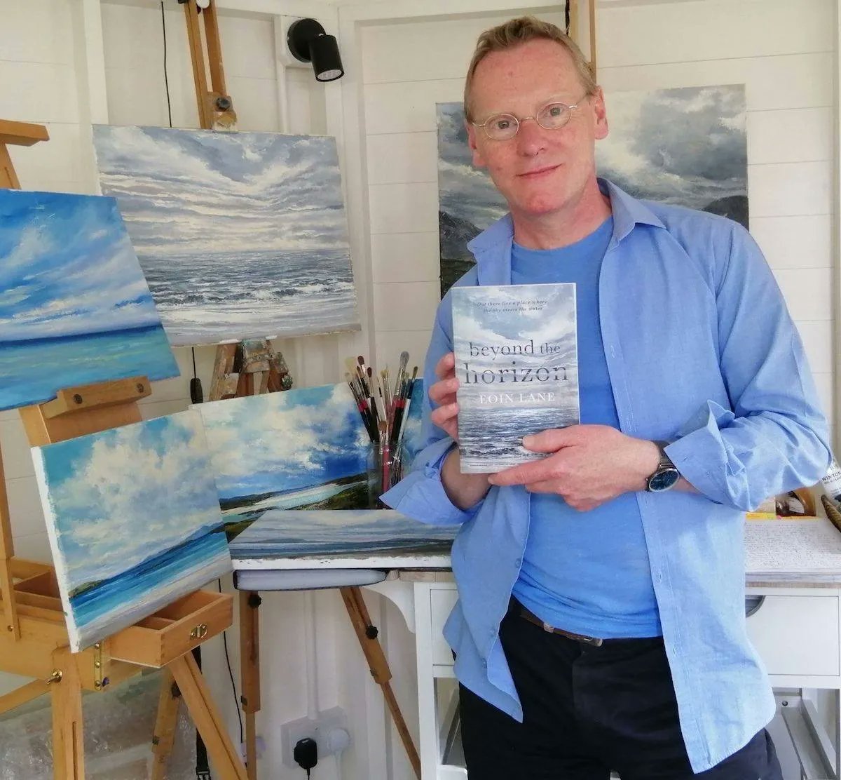 BlackstoneAudio's tweet photo. Self-described by the author as a “story about art & the beauty of painting”, our #mustread for #InspireYourHeartWithArtDay is #BEYONDTHEHORIZON by @EoinLaneWriter!
“An utterly transporting tale of love, loss, & artistic passion."— #DanSheehan
🎨Out now: https://t.co/N5HiietJLe https://t.co/wlHBJPGPEp