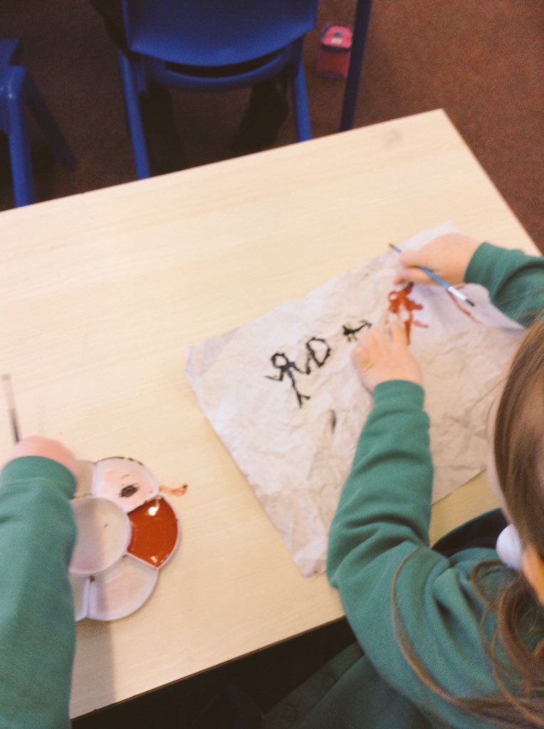 svdp_school's tweet photo. Year 3 are re-telling the story of Fantastic Mr Fox in the style of a cave painting.
#svdepART #svdepHIS #svdepENG https://t.co/leyakUMsUV