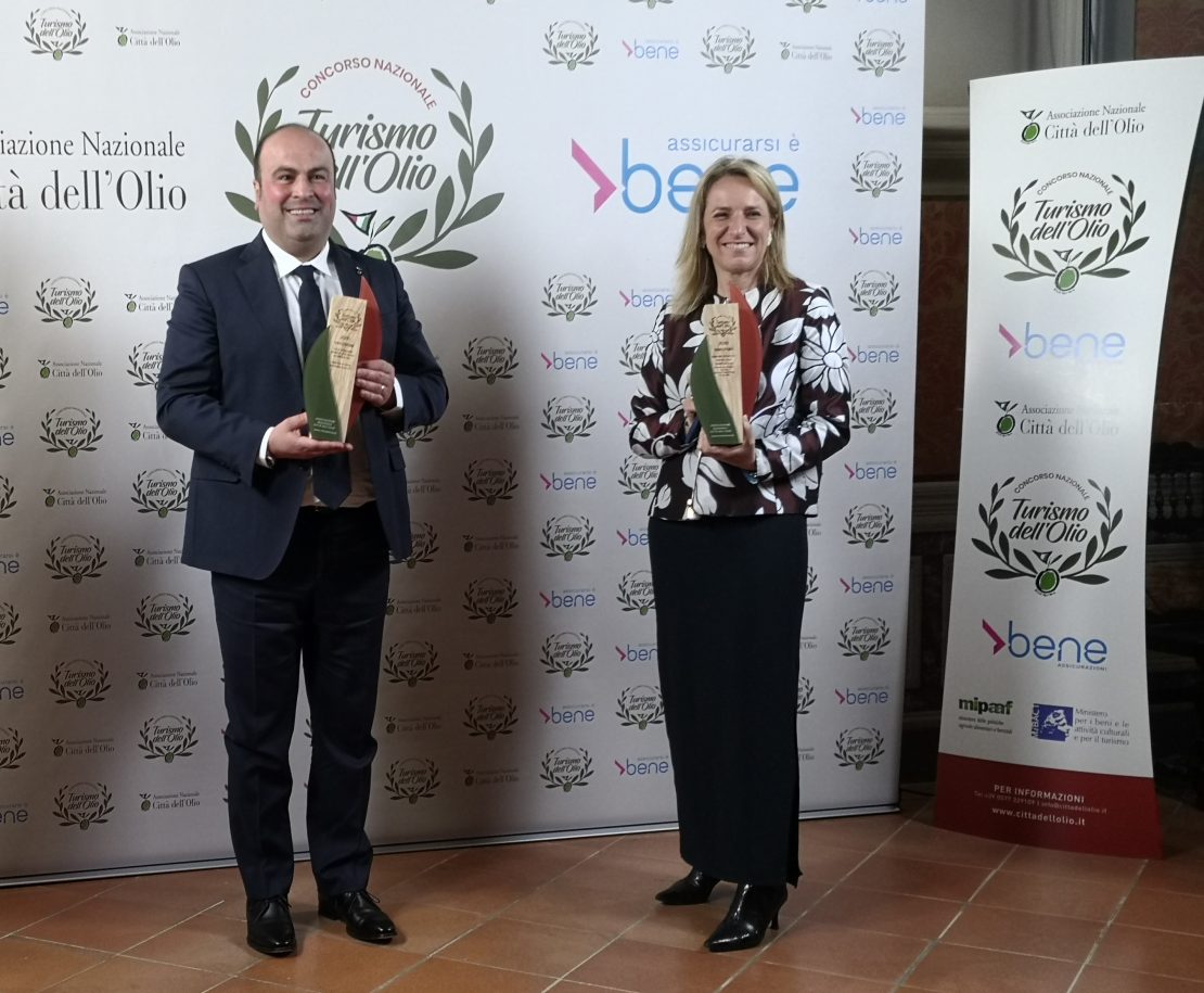 CittaOlio's tweet photo. Concorso nazionale Turismo dell’Olio: ecco i finalisti https://t.co/7nQwvEVmzb #cittadellolio #IlFatto https://t.co/S2fqOUGHKW