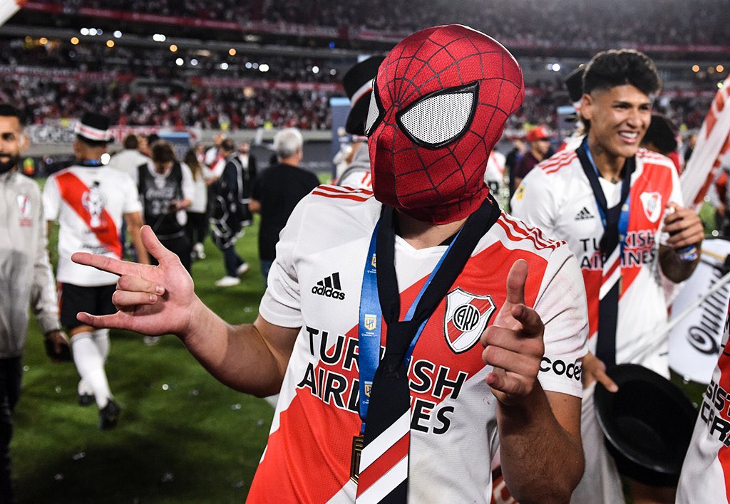 IntoTouchPod's tweet photo. Spider-Man to Manchester City https://t.co/rV5vspfWbr