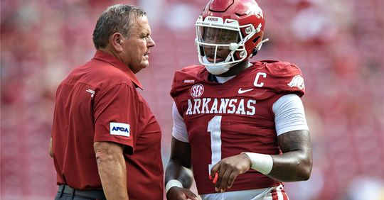 Way-too-early top 25 for 2022 from Sporting News... more 2022 preseason notoriety for the Arkansas Razorbacks #wps #arkansas #razorbacks (FREE): https://t.co/ya0dafBHY7 https://t.co/yXjoRB9J5f