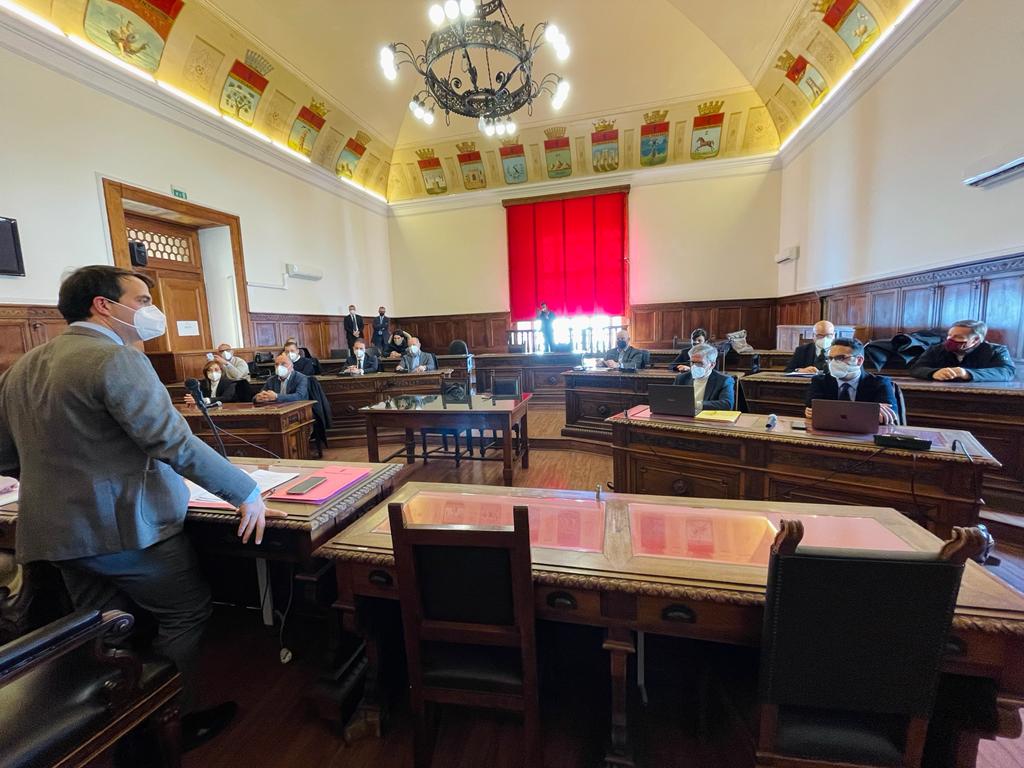 ProvinciaTA's tweet photo. Si è insediato il nuovo Consiglio Provinciale. Approvata all'unanimità, la deliberazione utile a scongiurare l'ipotesi di trasferire la sede del Gruppo Aerei Imbarcati della Marina Militare da Grottaglie ad Amendola https://t.co/1p2hbywEu5 https://t.co/wUevqkZ76D