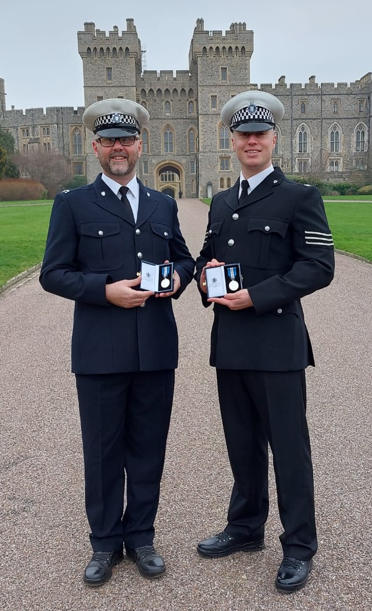 Two police officers have received the Queen’s Gallantry Medal for their heroic bravery following the helicopter crash at Leicester City Football Club in October 2018. https://t.co/0WhGztWrY8 #PoliceBravery https://t.co/aibKHyHbI8