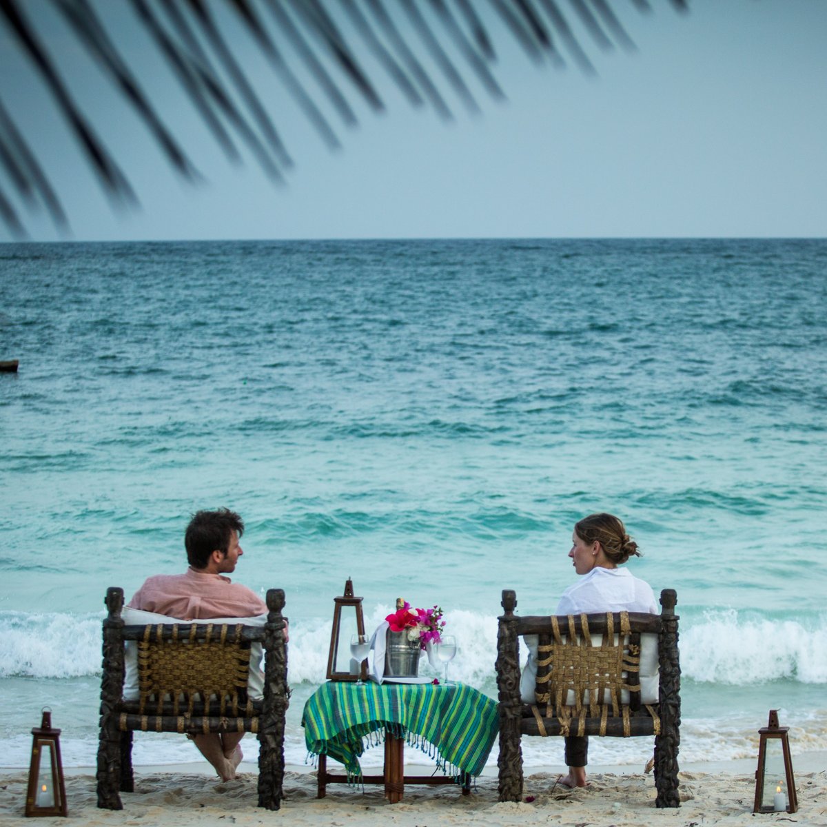 AfroChicDiani's tweet photo. 𝙎𝙪𝙣𝙙𝙤𝙬𝙣𝙚𝙧 𝙖𝙩 𝙩𝙝𝙚 𝙗𝙚𝙖𝙘𝙝

Enjoy the beautiful sunsets as you explore the billows of the ocean. Perfect way to welcome the peace and tranquility of the night in style.  

#ElewanaAfrochic #EncounterElewana #ResponsibleTourism #Diani https://t.co/JNTWrANouV