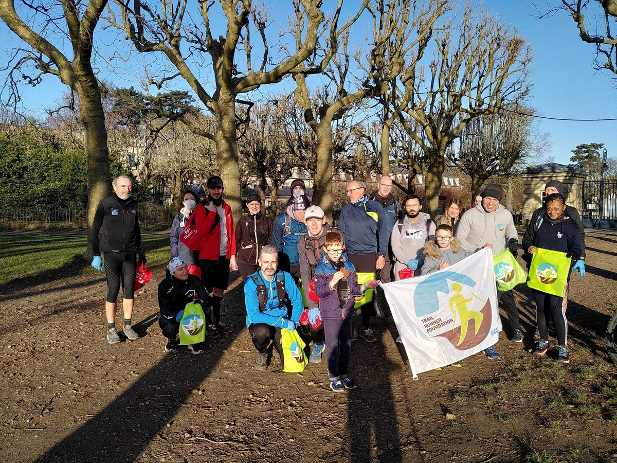 💚 La chasse aux déchets, c'était hier matin à l'Observatoire de Meudon, avec @TRF_Foundation &amp; une vingtaine d'EcoTrailers. Merci à eux pour leur participation à cette session de plogging. Et à très bientôt pour un prochain RDV utile...💚
