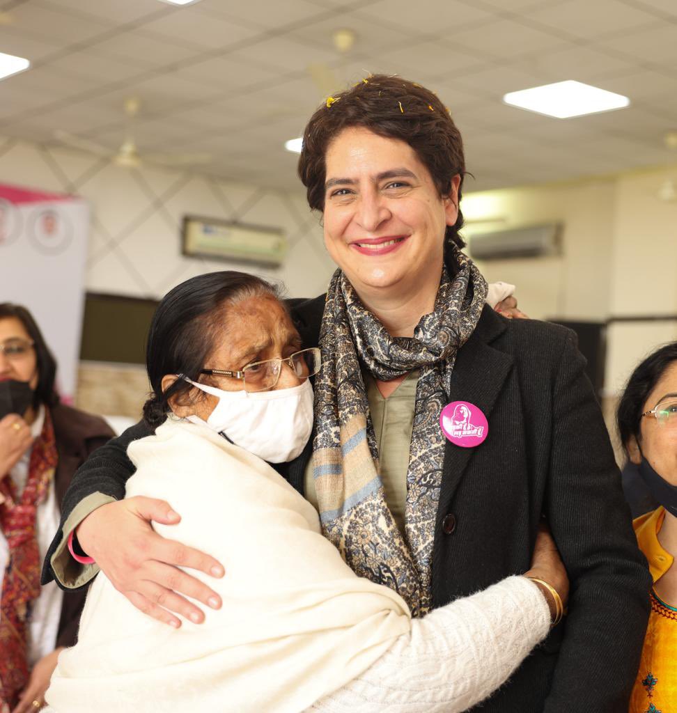 priyankagandhi's tweet photo. हम सुनेंगे भी और सुलझाएंगे भी।

आज नोएडा के नागरिकों से एक सार्थक संवाद हुआ।

इस बार बदलाव तय है।

#आ_रही_है_कांग्रेस https://t.co/banQATGZSc