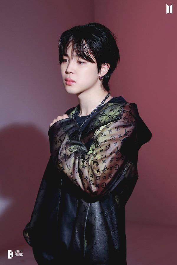 Elia31339744's tweet photo. Get well soon our baby jimin😭
We  love you very much so don't sad
Stay healthy😍
#GetWellSoonJimin 
#BTSJIMIN https://t.co/ppKrGeFxGN
