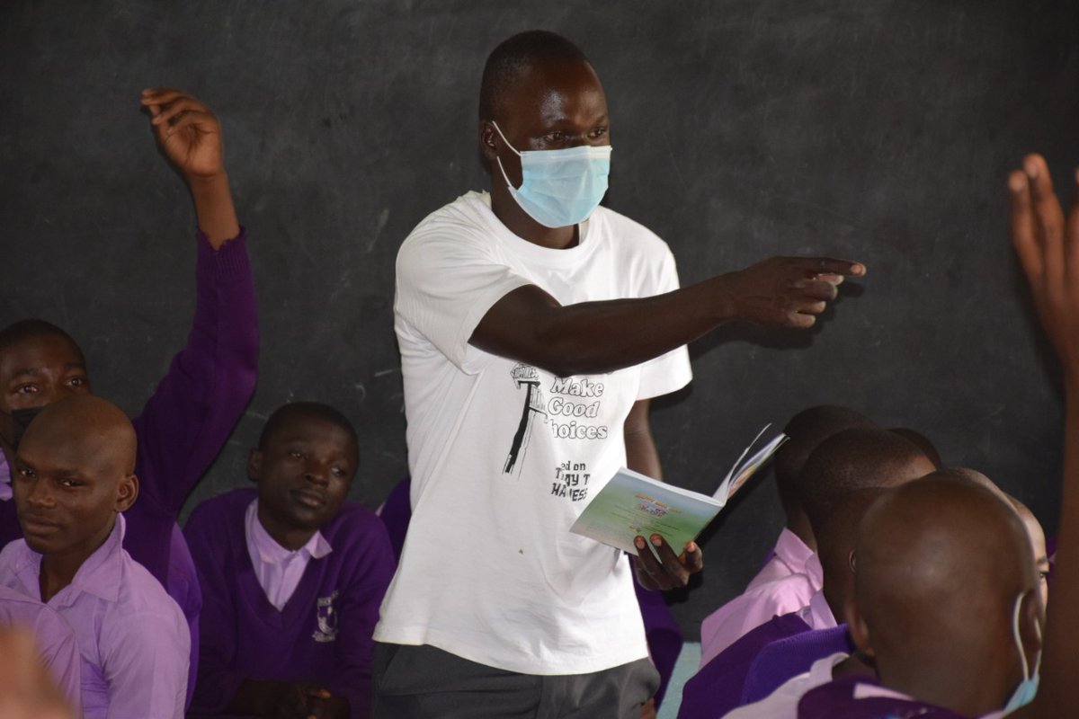 GiselleOrg's tweet photo. Our interest of equalling the needs of the children motivated us to have a moral support to boys at Rae Kanyaika Primary School, sharing ethical precepts to help them grow as responsible boys to men @WayToHappiness https://t.co/10wMawHWQb