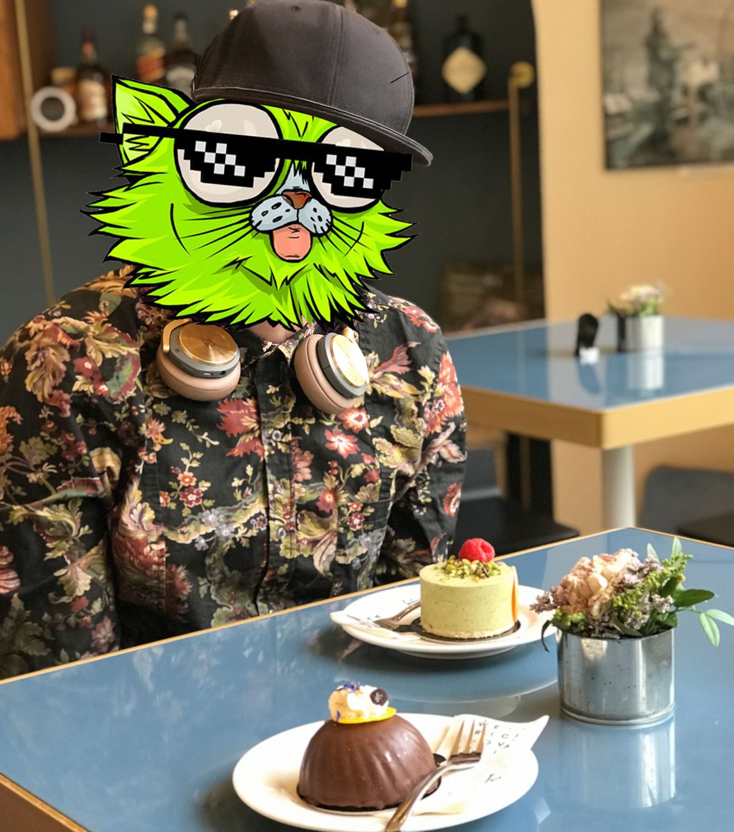 VMoonlover's tweet photo. breakfast in style je ne mange pas de #sucreries #m0_0n #MoonLoversClub #cats #nft #cake #sweet https://t.co/AKyt6WE18N
