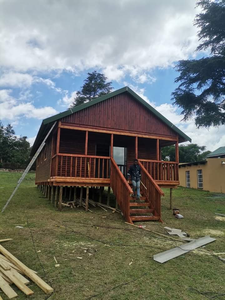 Zandile25701023's tweet photo. Good day potential clients.
We specialize in Wendy houses, Cabins and log homes🤭 if you're looking to build one well don't hesitate to contact us:
0814900278/ 0658152169
Or go to our website for more info www. https://t.co/cBrqcRfCy6
#DJSBU 
#GirlTalkZA 
#NationalDate # https://t.co/a1iws7hFR7