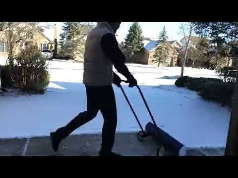 MANAR_INC's tweet photo. Don't rev up the snowblower - clear your driveway easily with the Snowcaster 30SNC or 7SNC model - by just pushing snow outta the way!  Check out how it works  #winterweather #snowremoval #drivewaysnowremoval #Ohio #Michigan #Minnesota https://t.co/3OMAm0v8t2