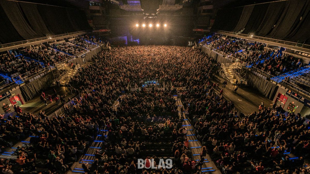 chikosdelmaiz's tweet photo. GRÀCIES.
📸 @AMakedaMk
#XVAniversario
#Since2005
#LCDMIsForTheChildren https://t.co/i9OGwGeHal