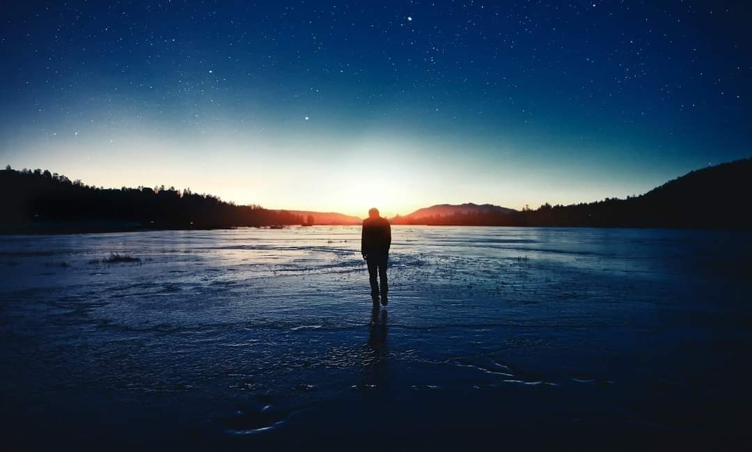 بیچ رستے میں مجھے چھوڑ کے جانے والے
تیرا محروم تجھے دل سے دعا دیتا ہے

ہم نے اک شخص کی الفت میں خدا کھویا ہے
تو عجب ہے کہ میاں ہم سے دعا لیتا ہے

     علی بیراگ
<a href="/sethi_sheikh1/">💕 Sethi 1🇵🇰</a> 👈
#سیٹھی_شاعری #صدف_کا_بڈے #اردو_زبان