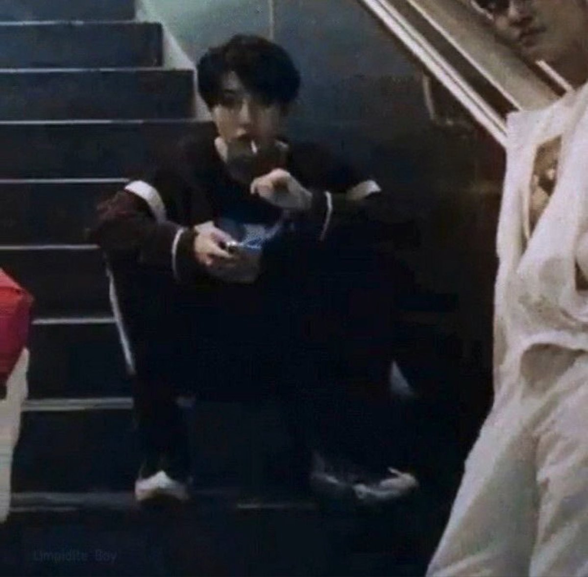 กินลูกอมยังไงเหมือนสูบบุหรี่