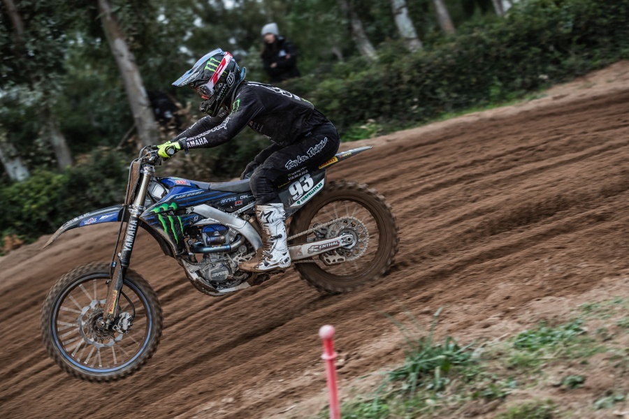 Eerste race, eerste overwinning voor Geerts dlvr.it/SJ6GJz