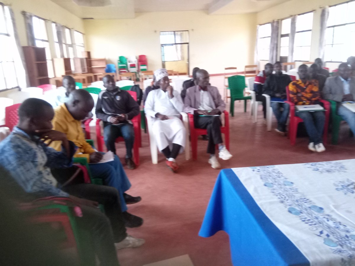 CommuneMusigati's tweet photo. Kuri uyu wa 31/01/2022,Musitanteri wa  komine Musigati yagiranye inama y'abaserukira imigambwe,amashengero n'intwaro ku nzego zitandukanye mu ntumbero yo kuyaga uko umubano mwiza hagati yabo wobandanya umeze neza @BubanzaProvince @MininterInfosBi @CnddFdd https://t.co/AoiDDRogb5