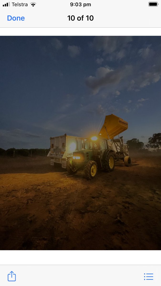 Lehmo75's tweet photo. Bit of Sav Blanc coming off on Balmy January night out Loxton North way. https://t.co/ARZva3pC56