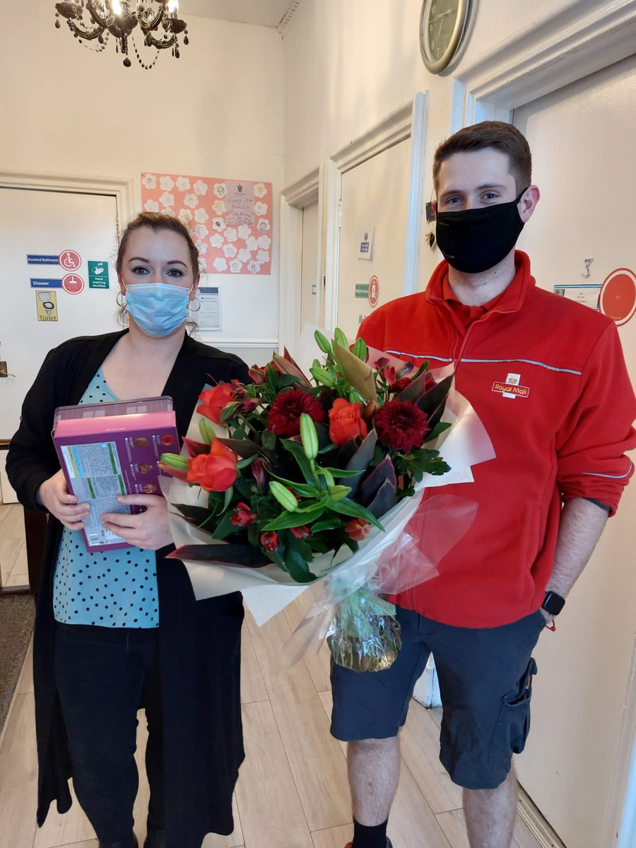hstw45's tweet photo. Our fantastic posties put together to treat the wonderful Edna on her big 101st birthday 🥳 @ZoeTheBall @EwanOHare @DaviePacker78 @sy22 Ewan delivering flowers and biscuits. #edna#bigbirthday. https://t.co/Hm62HN3GVn