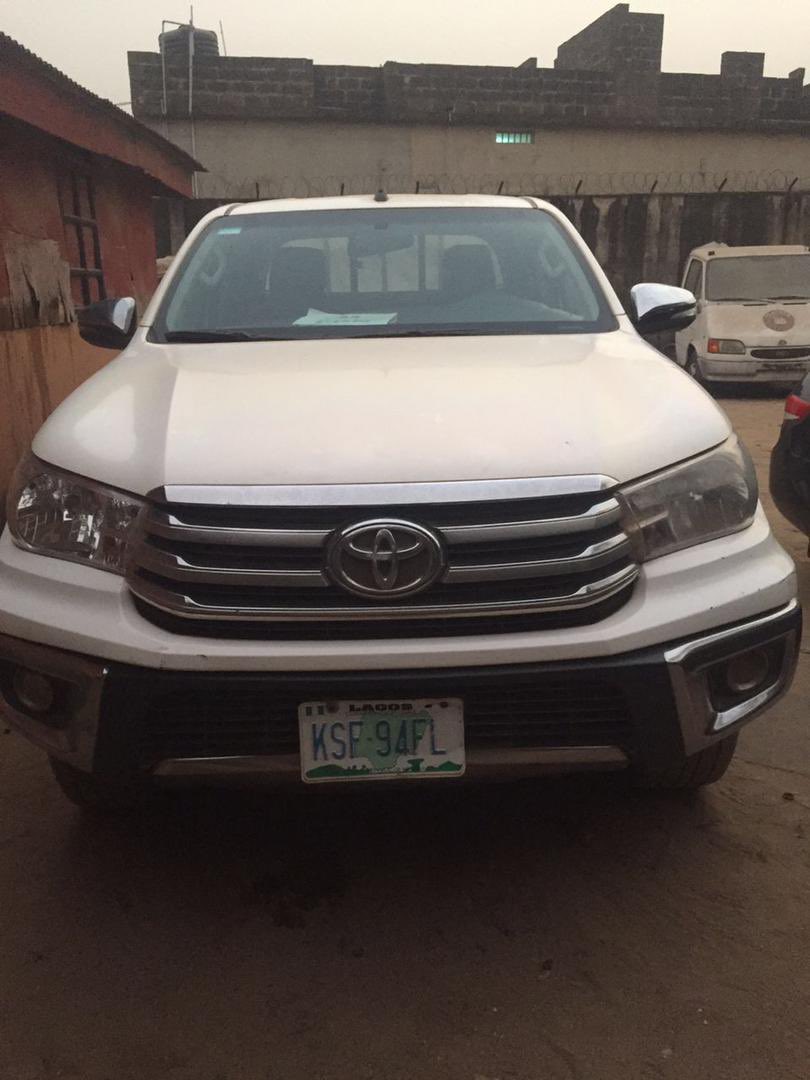 echidiimemotors's tweet photo. Manufacturer: Toyota Model: Hilux Year: 2017 Status: Nigerian used Mileage: 126,000km Price:#16.7Million
Location: Isolo Lagos
#softechidiime https://t.co/UIUb09Ob7i