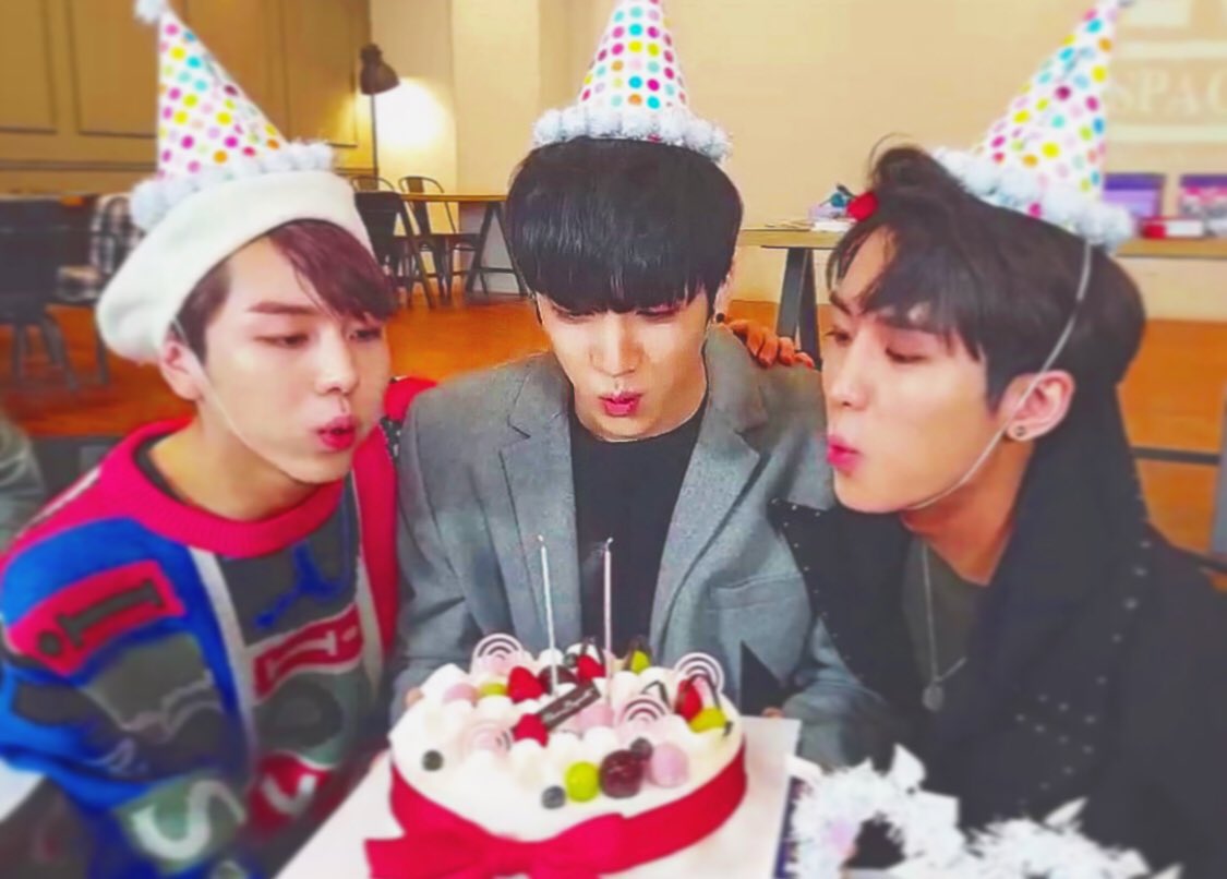 mimi44473947's tweet photo. 🎂

#PENTAGON  #펜타곤 
#YUTO #KINO #WOOSEOK https://t.co/yB6srHBRyV