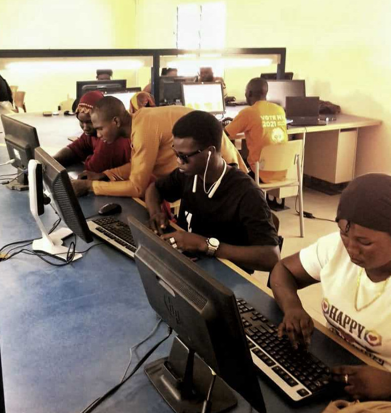 AlessioDevPool's tweet photo. I'm very happy to support education. Here's my friend Mutarr (#Gambia) using the tech lab at the university.
#DevPool supports education and career development in Africa. Stake with us if you want to be part of something bigger!
Ticker: DEV
https://t.co/aiHlUJ9hJp
#Cardano $ADA https://t.co/f3Xjmj7Vvw