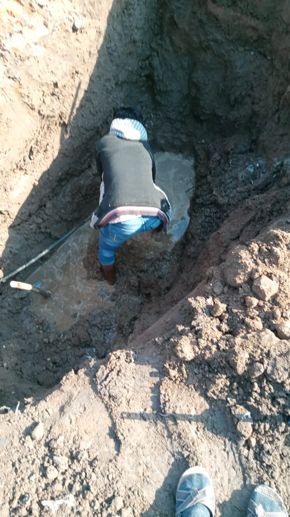 Bhavesh2990's tweet image. Ofc maintenance work at dabhoi #cscwifichoupal