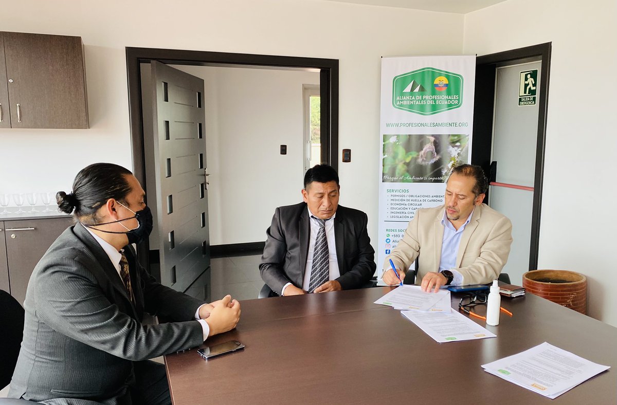 Alianza_Ecu's tweet photo. 1/2 Empezamos el año con una excelente noticia, hemos firmado un convenio de cooperación con  Asociación De Transporte Pesado En Volquetas - QUITO @Atrovolqec, (Hilo 🧵) https://t.co/DmvOCJy1Xg