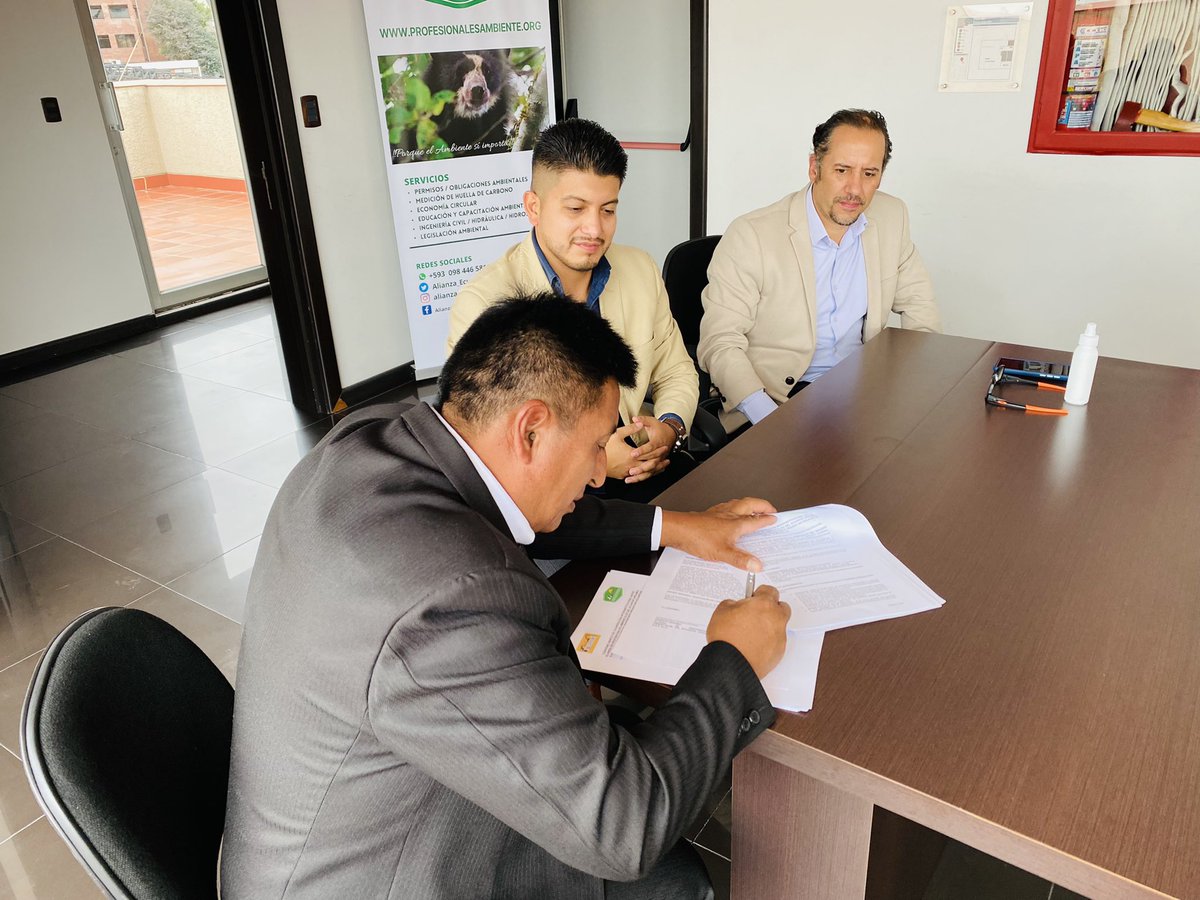 Alianza_Ecu's tweet photo. 1/2 Empezamos el año con una excelente noticia, hemos firmado un convenio de cooperación con  Asociación De Transporte Pesado En Volquetas - QUITO @Atrovolqec, (Hilo 🧵) https://t.co/DmvOCJy1Xg