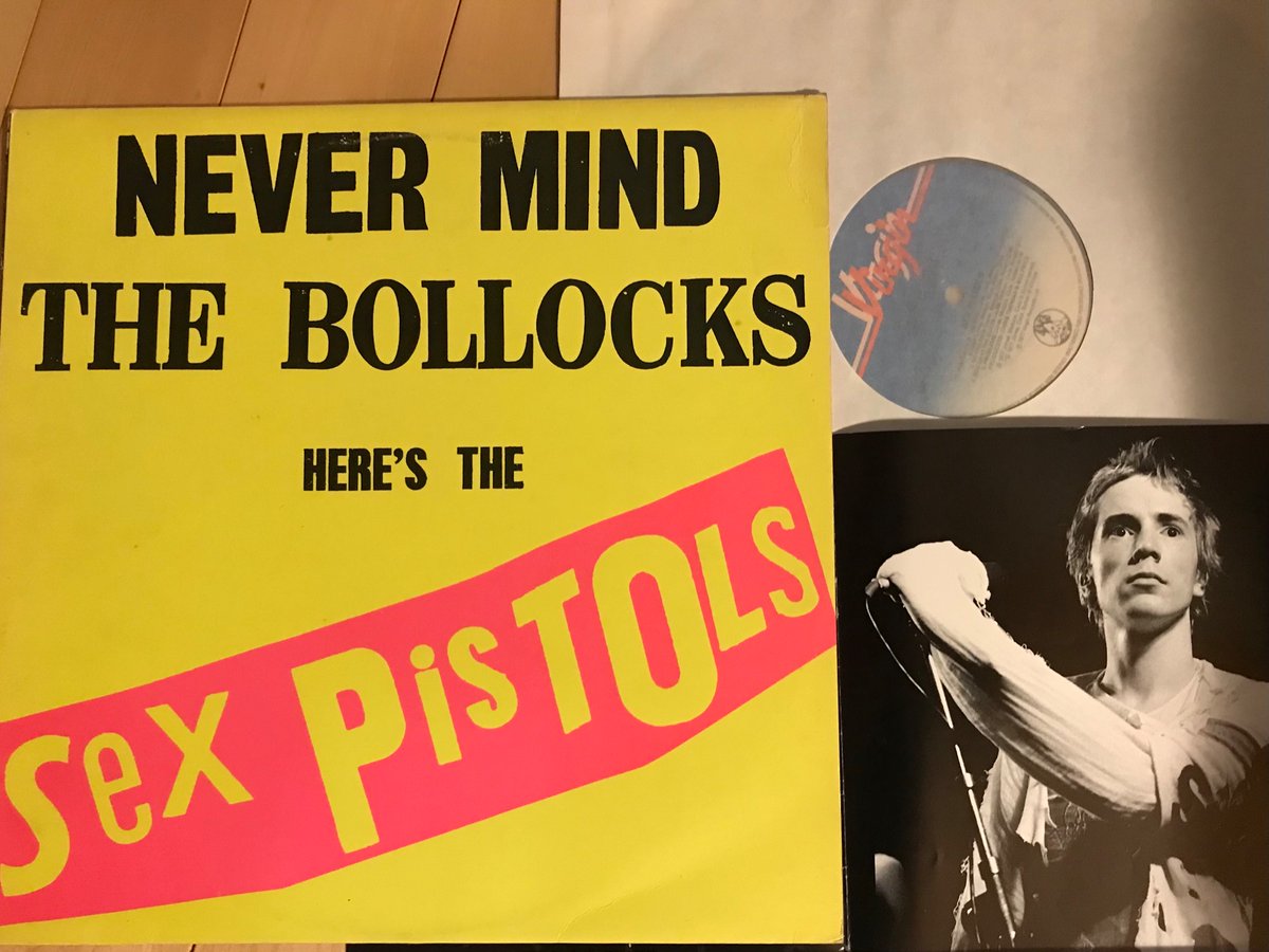 きょうがジョン・ライドンの誕生日なのでこれを回してる。Never Mind The Bollocks Here's The Sex Pistols / Sex Pistols UK盤 最強のファーストアルバム決定戦ということで色々な最強アルバムがTLに登場してたけど、これもその中に加えたい一枚だね。
#最強のファーストアルバム決定戦